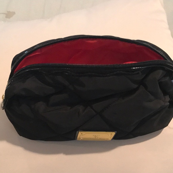❗️NWT❗️ Black quilted cosmetics/travel bag - Picture 4 of 4